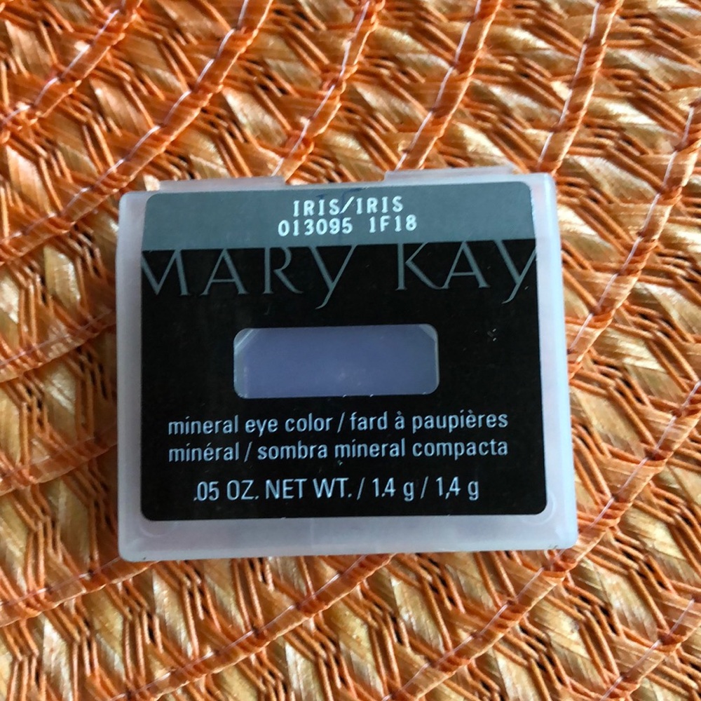 Mary Kay IRIS Discontinued mineral  shadow